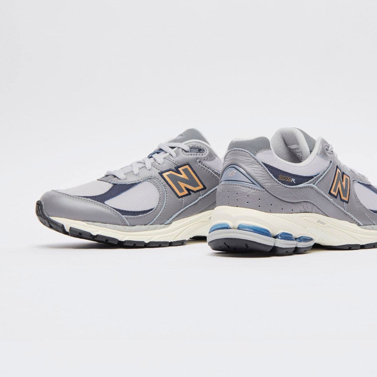 Кросівки New Balance M2002RHP