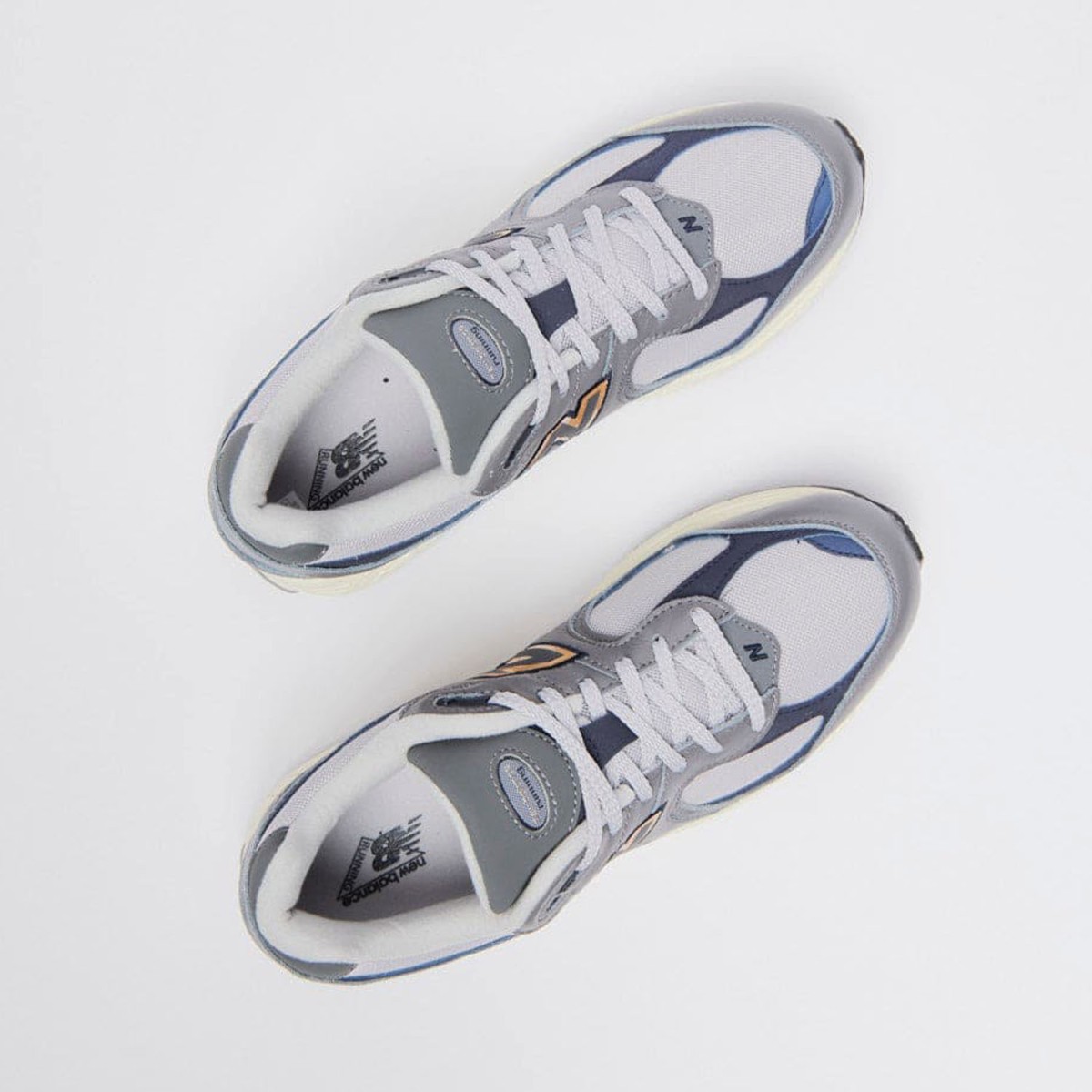 Кросівки New Balance M2002RHP