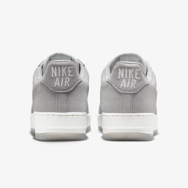 Кроссовки Nike Air Force 1 Low Retro.