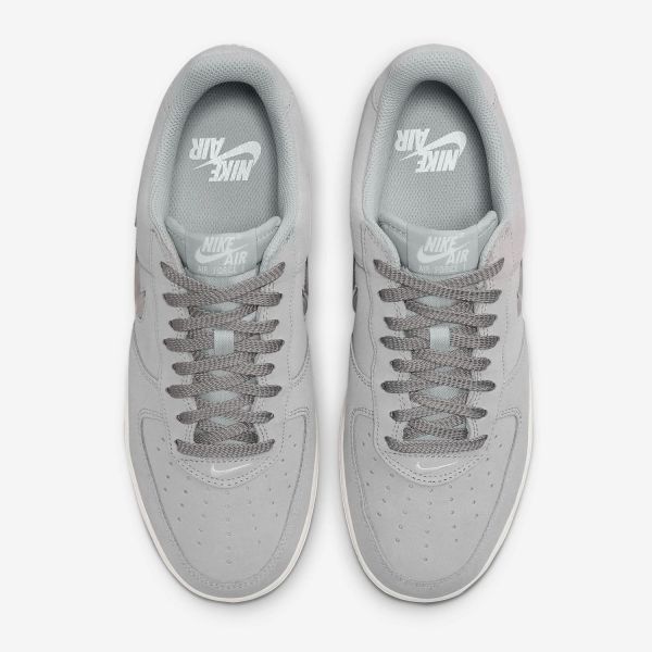 Кроссовки Nike Air Force 1 Low Retro.