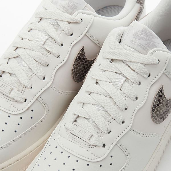 Кеды Nike WMNS Air Force 1 `07 DD8959 002.
