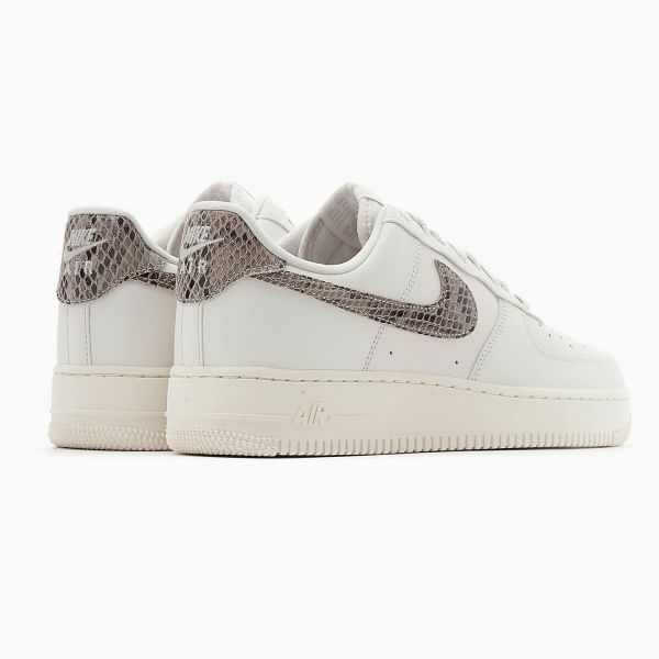 Кеды Nike WMNS Air Force 1 `07 DD8959 002.