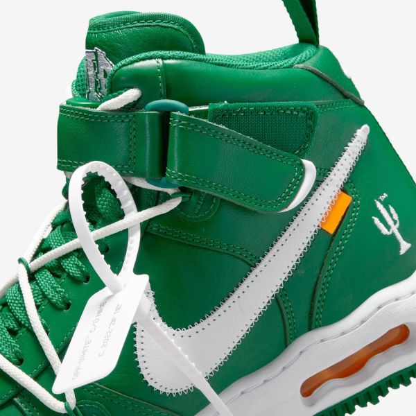 Кеды Nike Air Force 1 Mid SP LTHR DR0500 300.