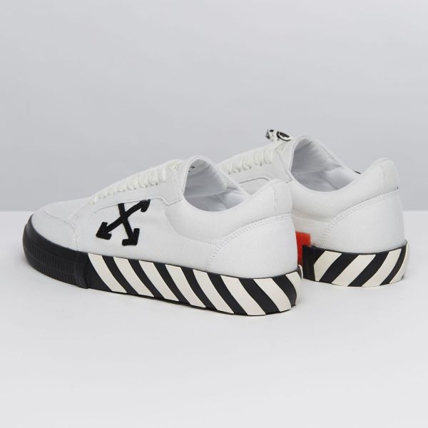 Кеды Off White Low Vulcanized Canvas White Black OMIA085F21FAB0020110.
