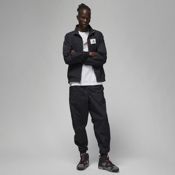 Ветровка Nike DQ7336-010.