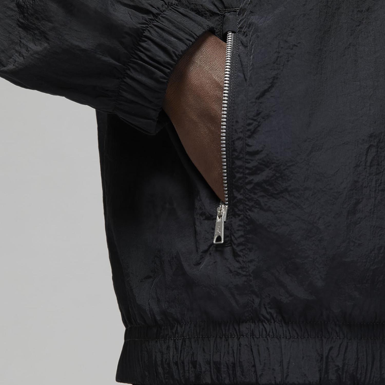 Вітровка Nike DQ7336-010