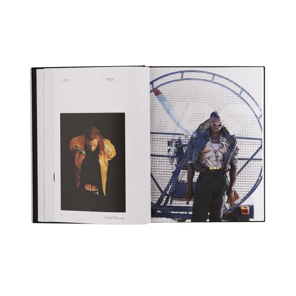 Книга Stone Island Storia.