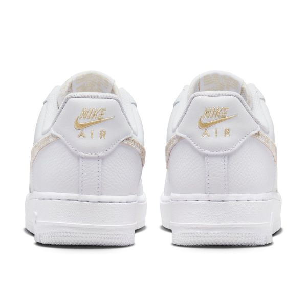 Кеди Nike WMNS Air Force 1`07 SE DO9458 100.