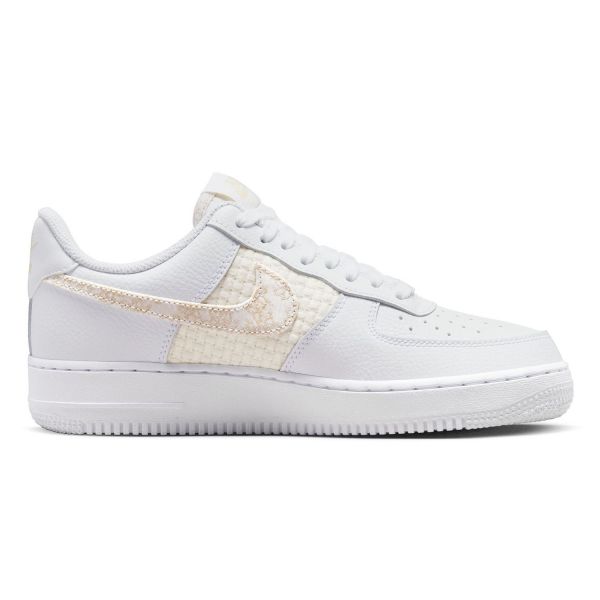 Кеди Nike WMNS Air Force 1`07 SE DO9458 100.