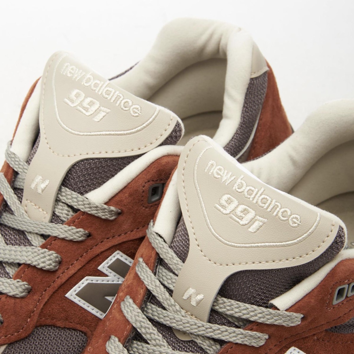 Кросівки New Balance M991PTY