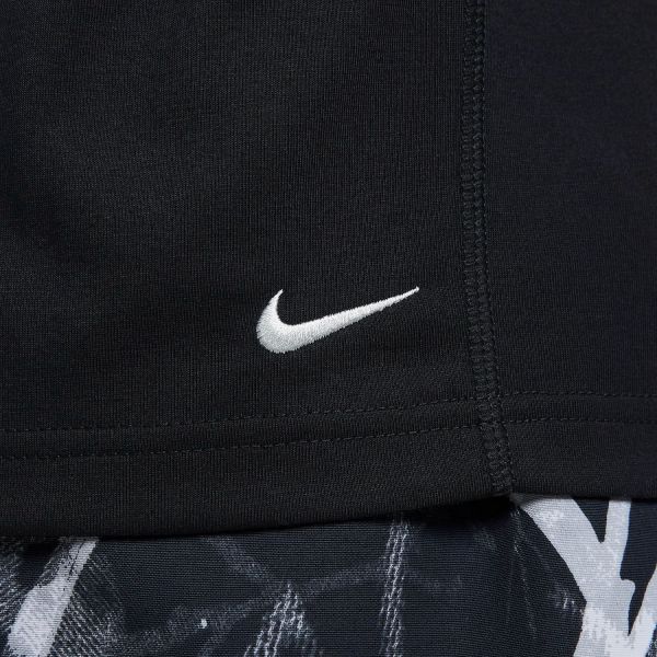 Футболка Nike DX7882-010.