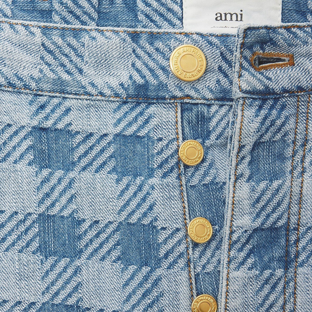 Шорти Ami HSO600.DE0010