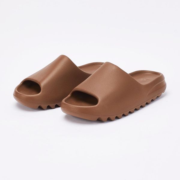 Шлепанцы Adidas YEEZY Slide Flax FZ5896.