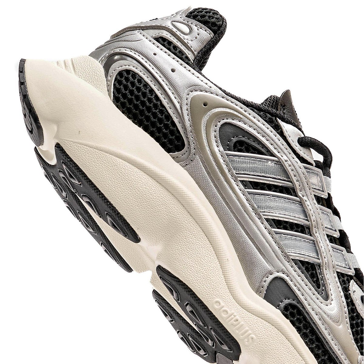 Кросівки Adidas Ozmillen IF4012 — купити в Україні | Adidas