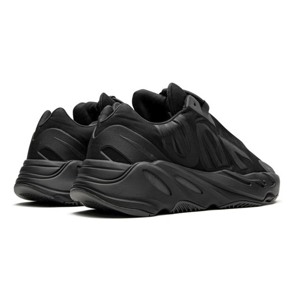 Кроссовки Adidas YEEZY Yeezy Boost 700 Black/Black/Black.