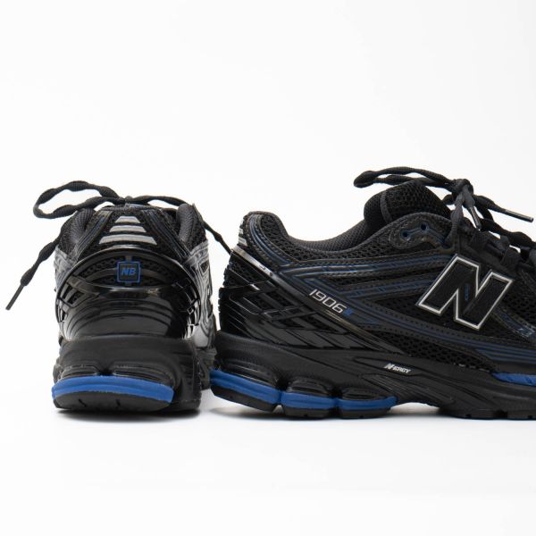 Кросівки New Balance M1906RZT.