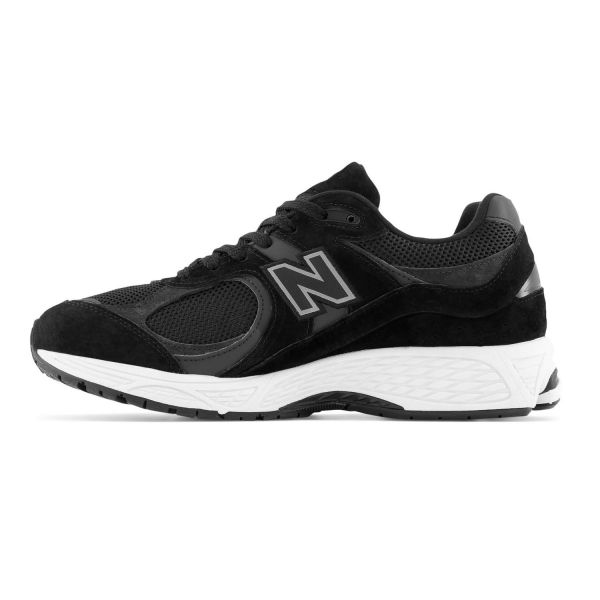 Кроссовки New Balance M2002RBK.