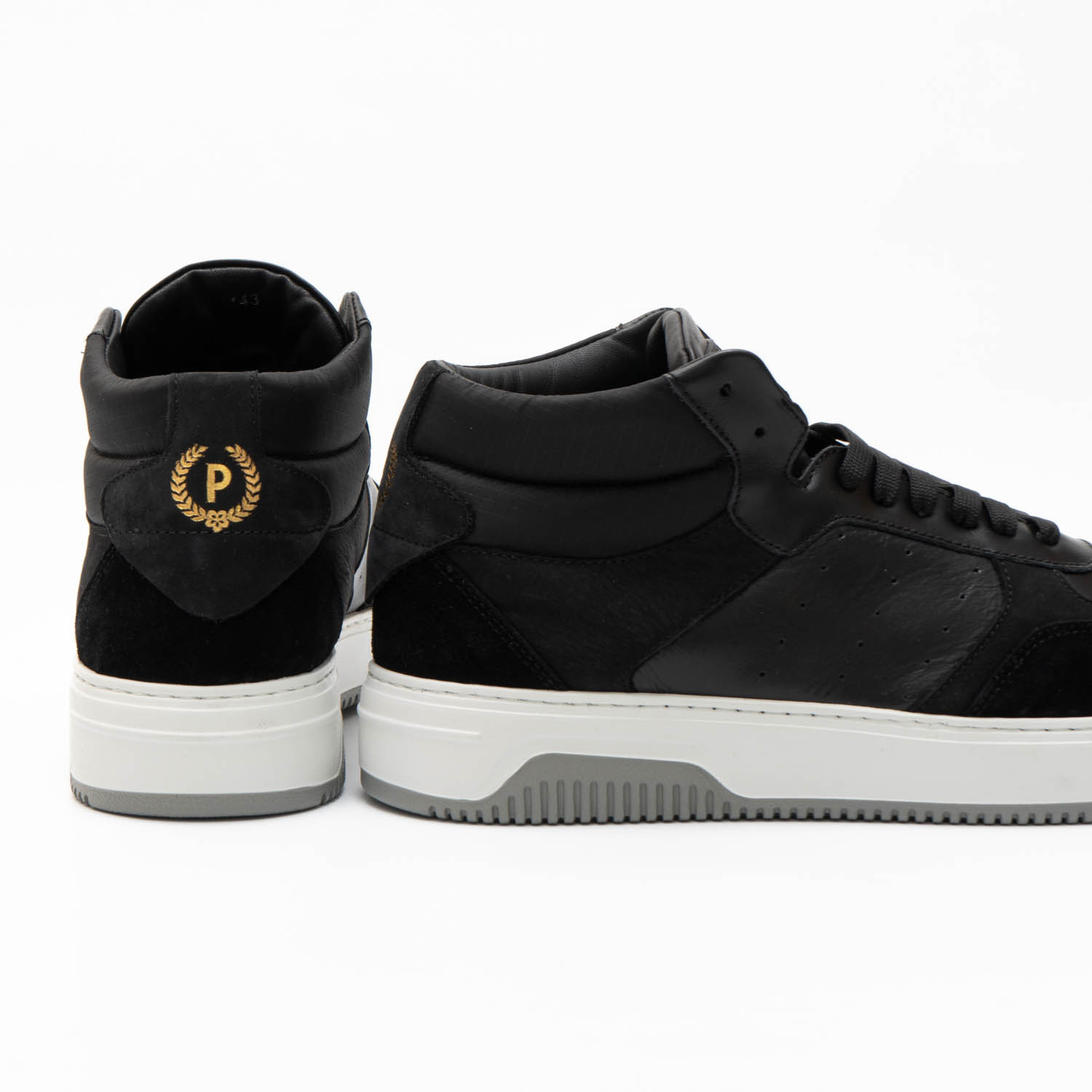Sneakeru sales
