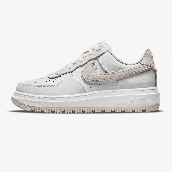 Кеды Nike Air Force 1 Luxe DD9605 100.