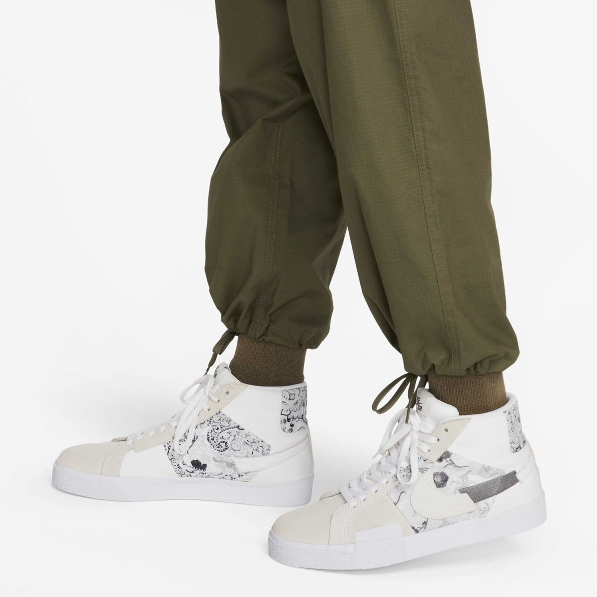 Штани Nike FQ0495-222