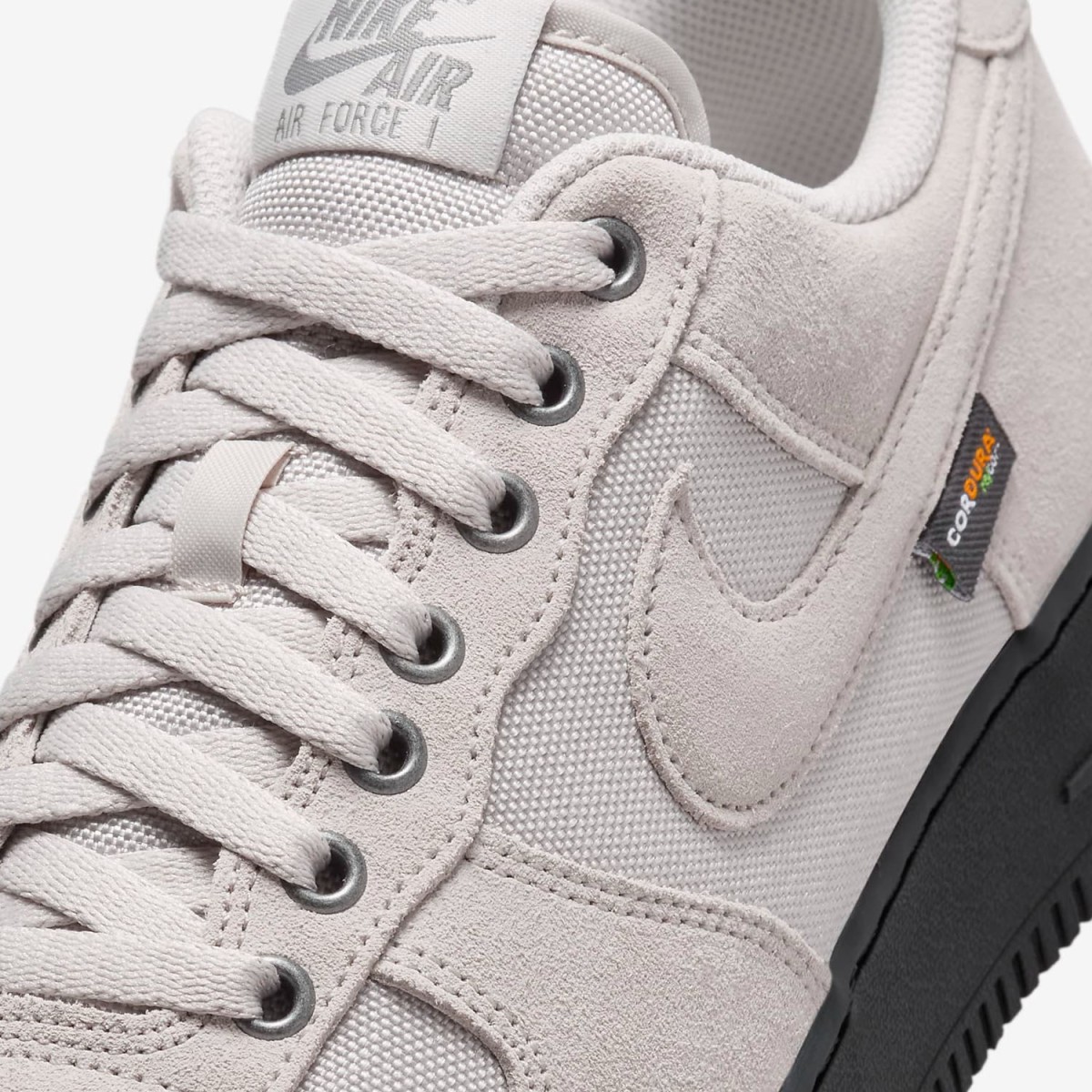 Кеди Nike Air Force 1 `07 HQ3822 001