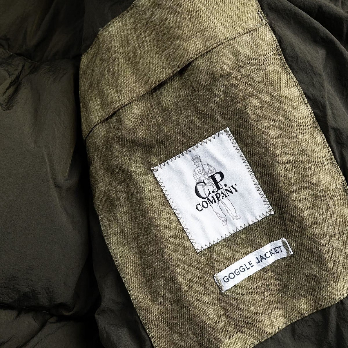 Пуховик CP Company 15CMOW221A 006022G 683