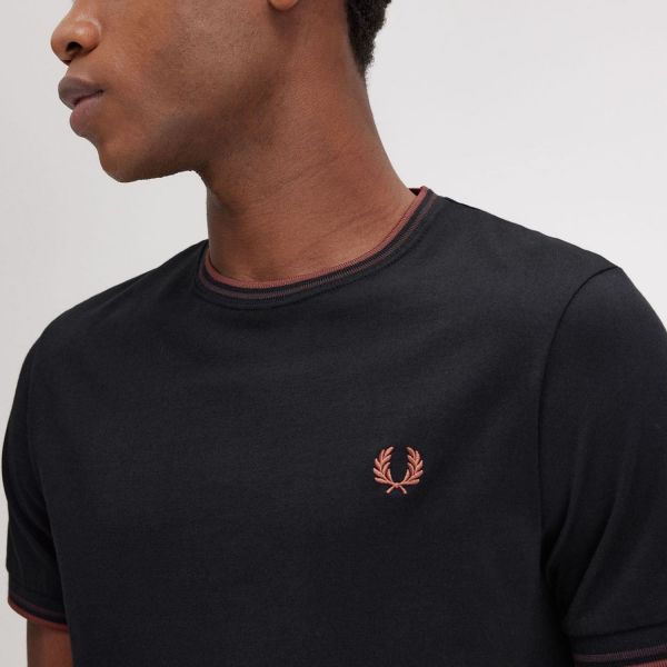 Футболка Fred Perry M1588 W68.