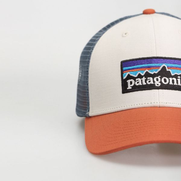 Кепка Patagonia 38283 WHRL White/Redtail.