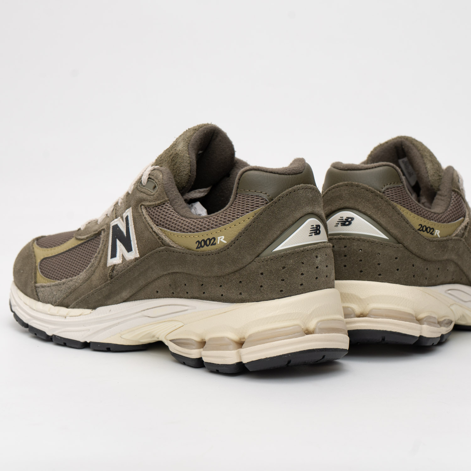 Кросівки New Balance M2002RZD