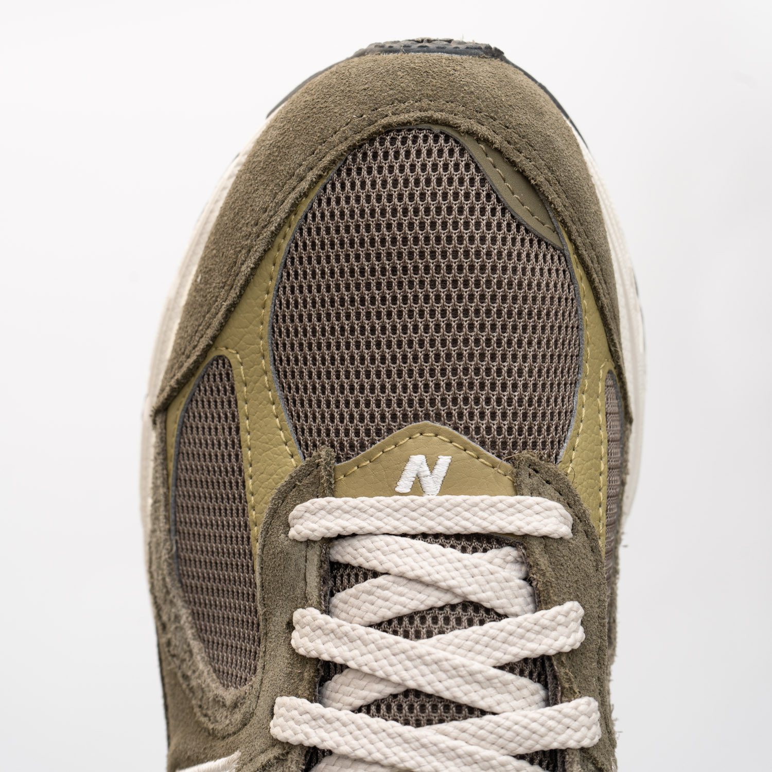 Кросівки New Balance M2002RZD