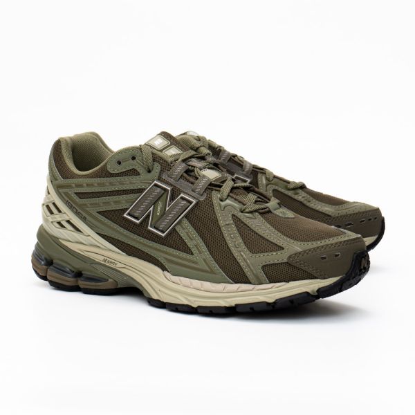 Кроссовки New Balance M1906RLO.