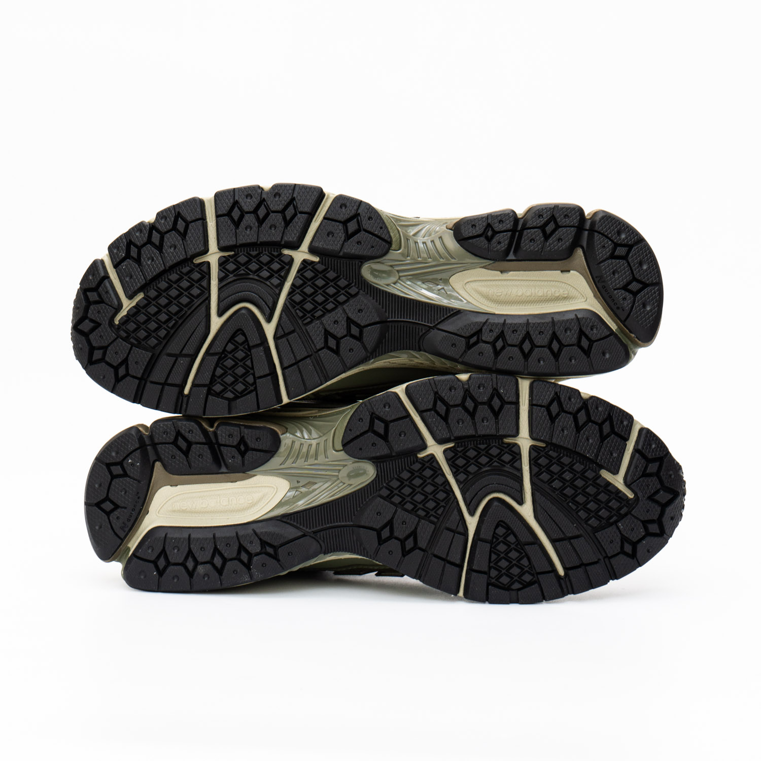 Кросівки New Balance M1906RLO