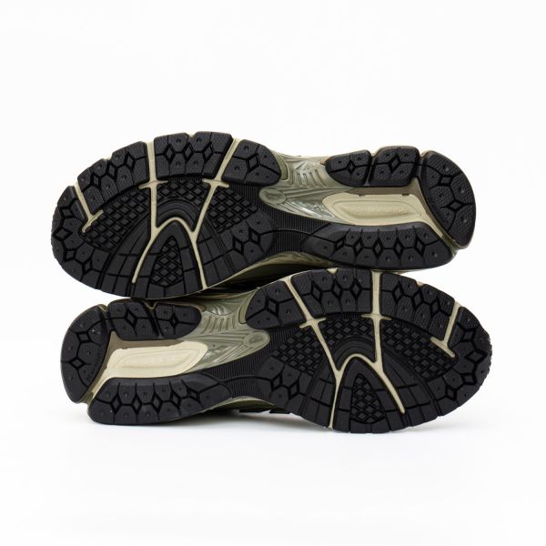 Кроссовки New Balance M1906RLO.