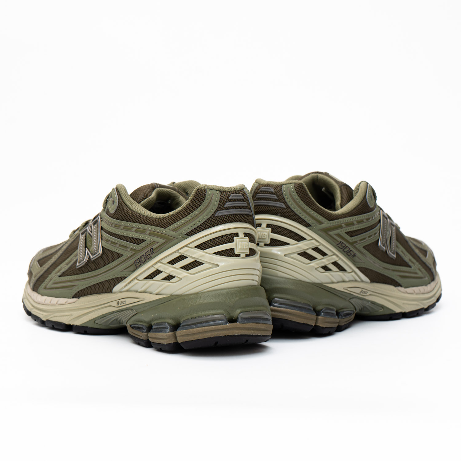 Кросівки New Balance M1906RLO