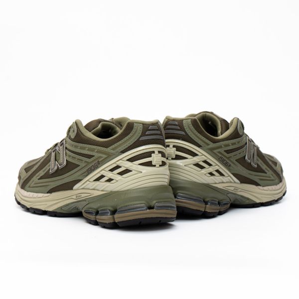 Кроссовки New Balance M1906RLO.