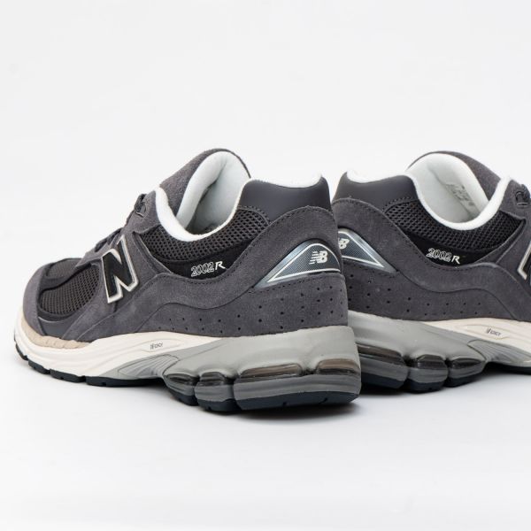Кроссовки New Balance M2002RFL.