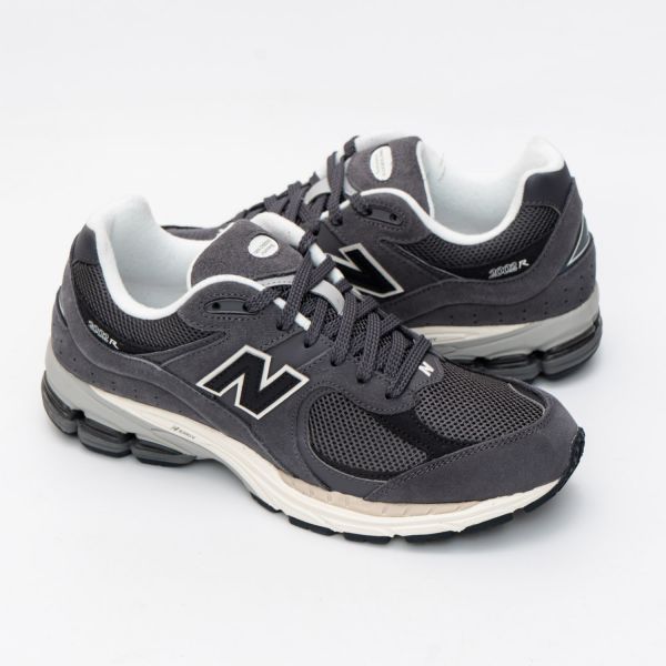 Кроссовки New Balance M2002RFL.