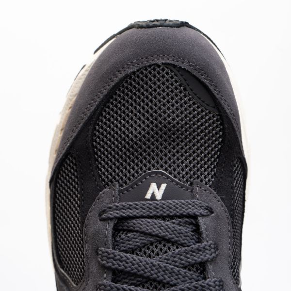 Кроссовки New Balance M2002RFL.
