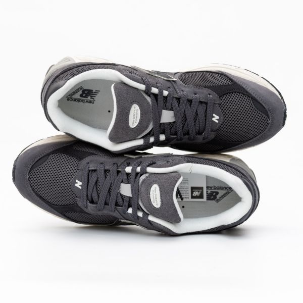 Кроссовки New Balance M2002RFL.