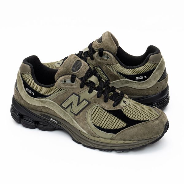 Кроссовки New Balance M2002ROL.
