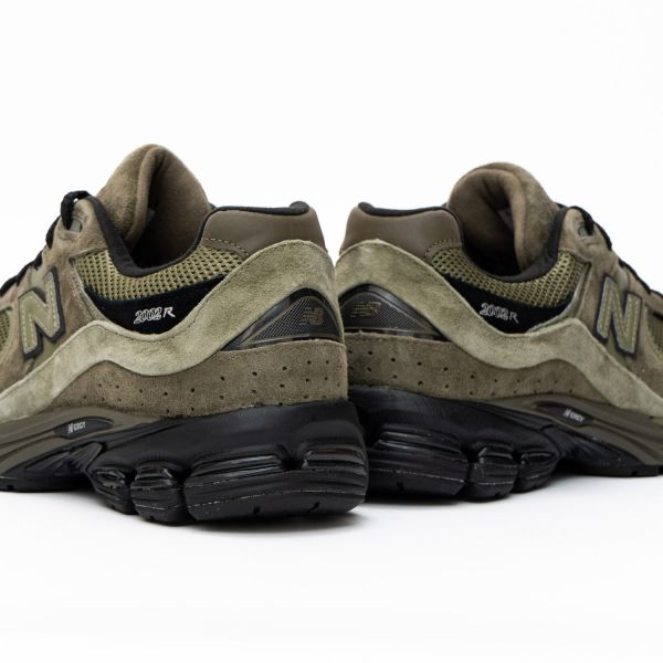 Кроссовки New Balance M2002ROL.