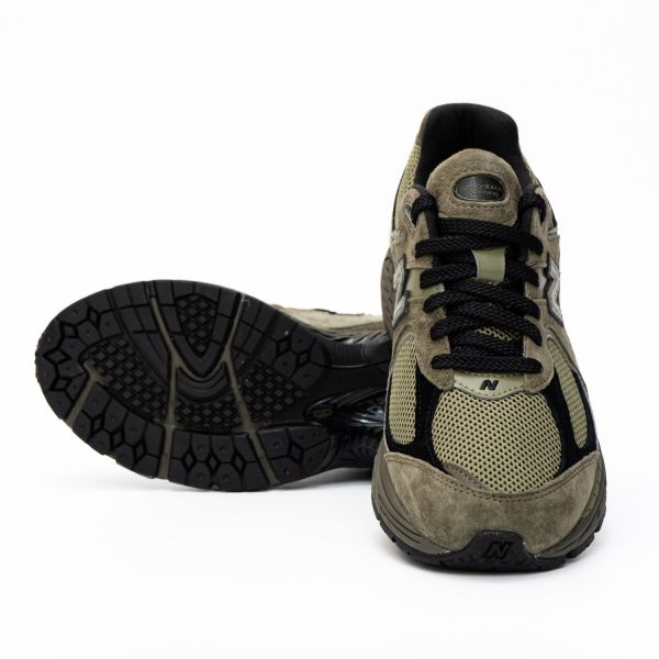 Кроссовки New Balance M2002ROL.