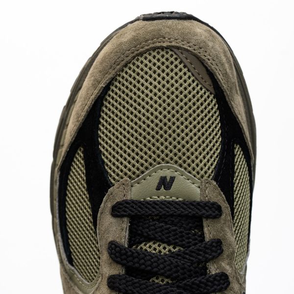 Кроссовки New Balance M2002ROL.