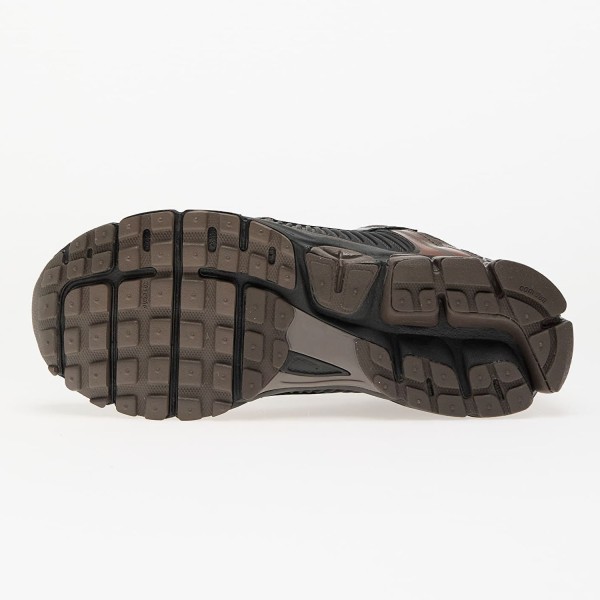 Кросівки Nike Zoom Vomero 5 HF5493 201