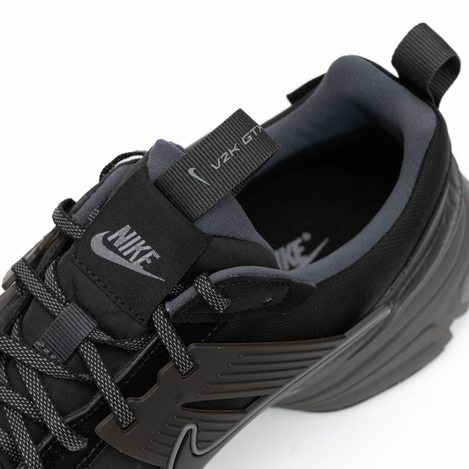 Кросівки Nike V2K Run Gore-Tex FZ2622 001