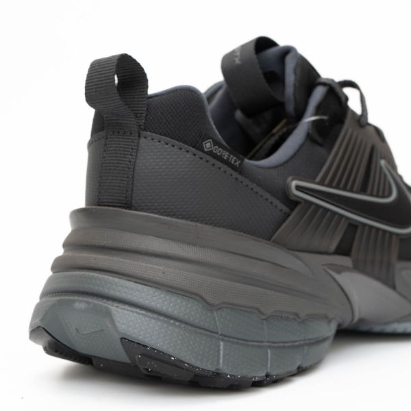 Кроссовки Nike V2K Run Gore-Tex FZ2622 001.