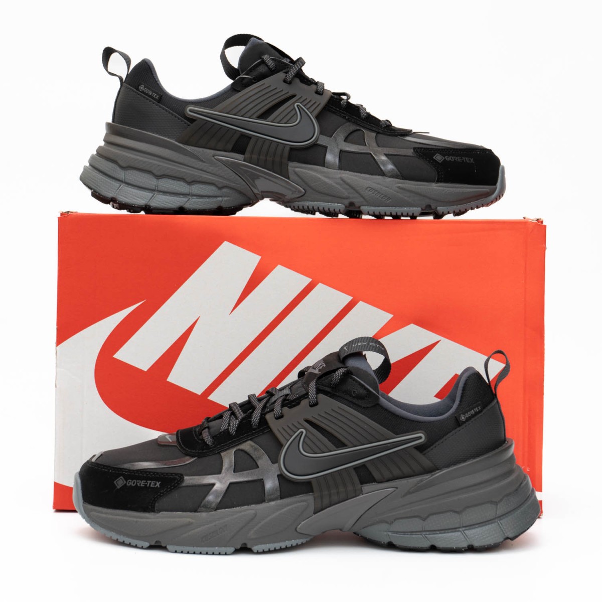 Кросівки Nike V2K Run Gore-Tex FZ2622 001 — купити в Україні