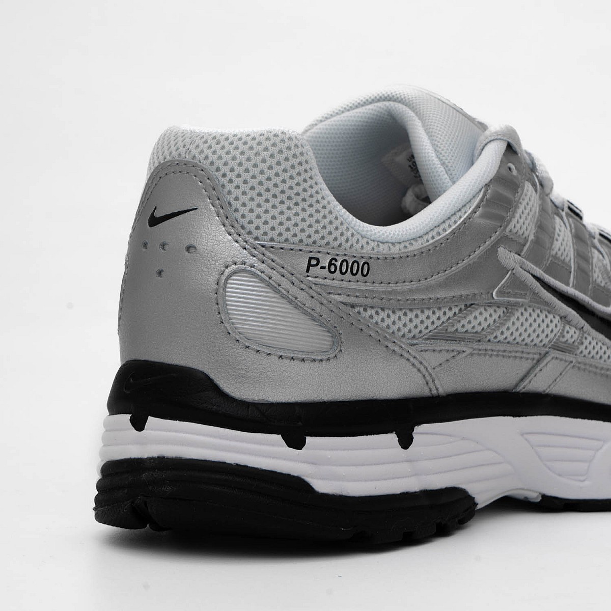 Кросівки Nike P-6000 FD9876 101