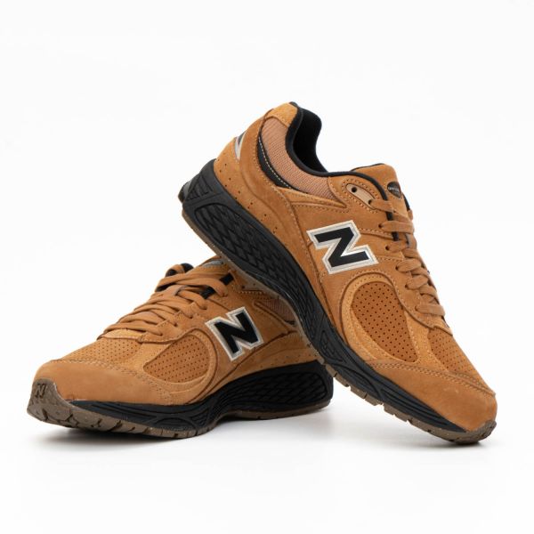 Кросівки New Balance M2002REI.