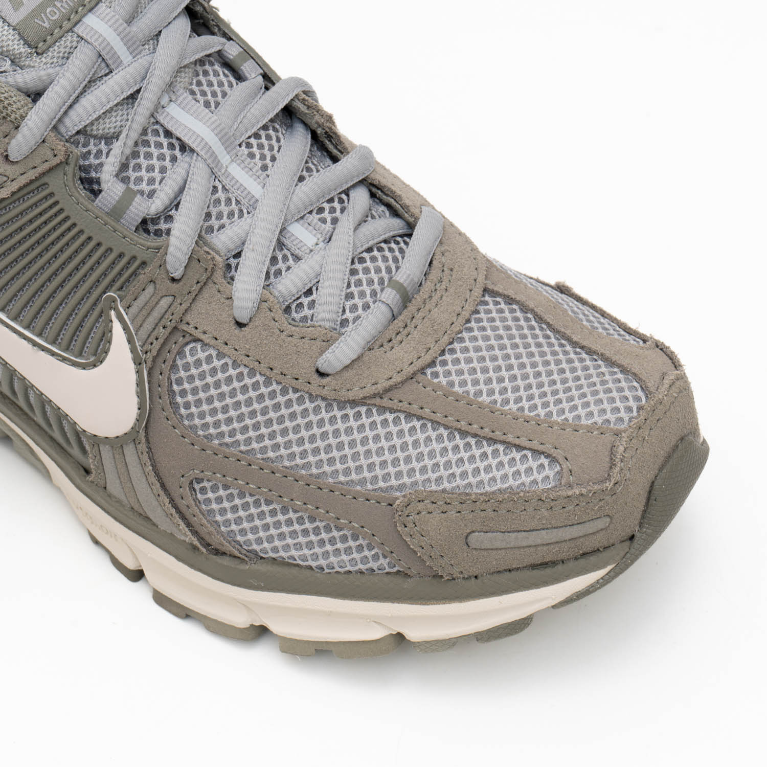 Кросівки Nike Zoom Vomero 5 HF1553 002